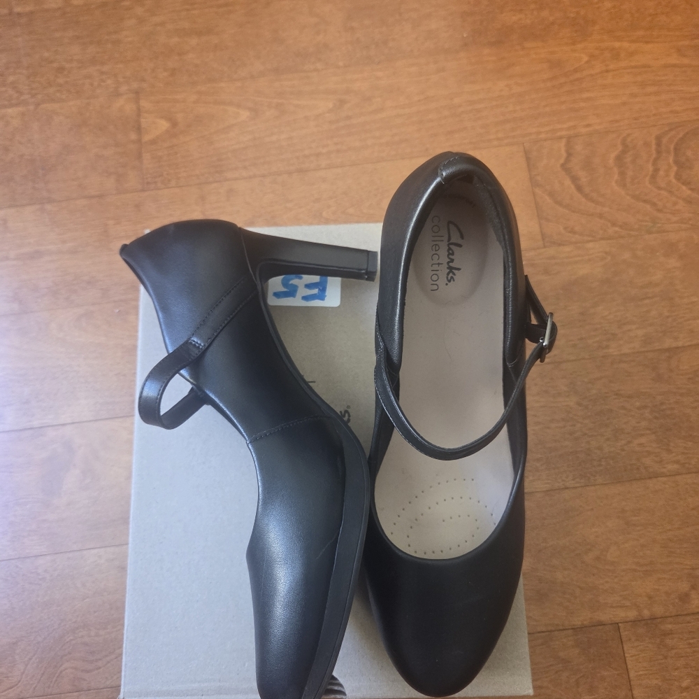 Clarks Ambyr Black Leather Mary Jane Heel Shoes, size 12M US. - Picture 3 of 4